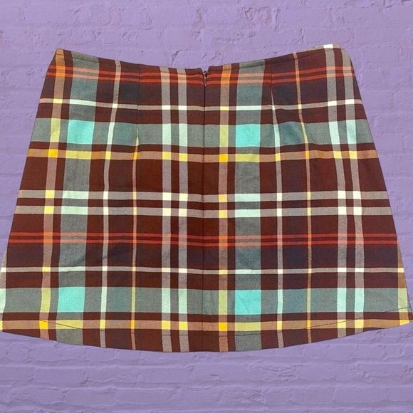 Urban Outfitters plaid mini skirt - Picture 4 of 12